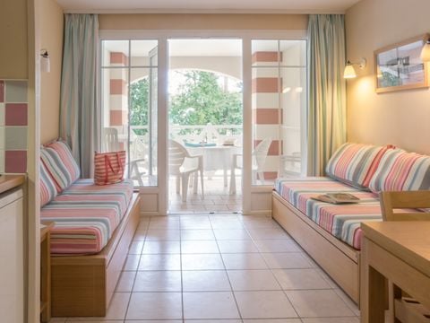 APPARTEMENT 5 personnes - 1 chambre - Terrasse ou balcon - Vue Piscine