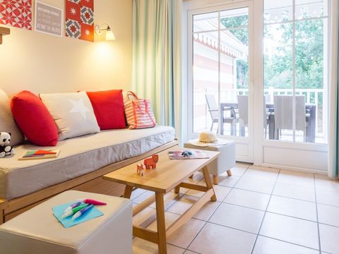 APPARTEMENT 6 personnes - 1 chambre + 1 coin nuit - Terrasse ou balcon - Vue piscine