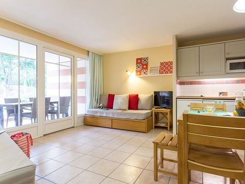 APPARTEMENT 5 personnes - 1 chambre - Terrasse ou balcon - Vue Piscine