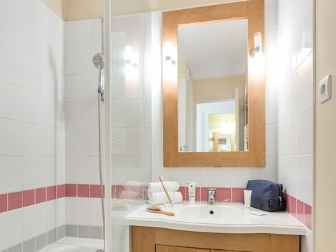 APPARTEMENT 6 personnes - 1 chambre + 1 coin nuit - Terrasse ou balcon - Vue piscine