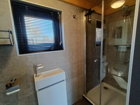 BUNGALOW 2 personnes - Petite maison