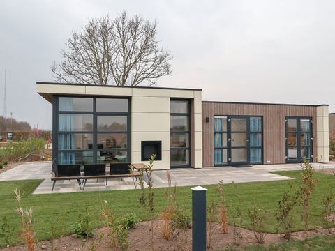 BUNGALOW 4 personnes - Cube Exclusif
