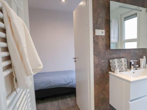 BUNGALOW 4 personnes - Cube Exclusif