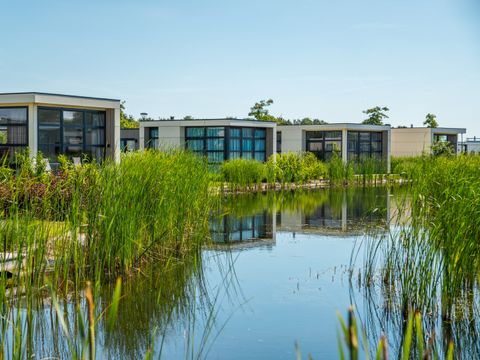 BUNGALOW 4 personnes - Cube Exclusif