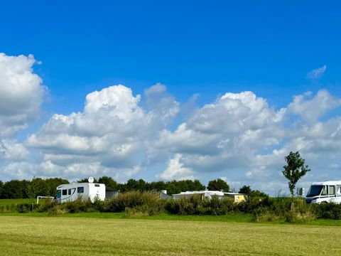 Emplacement - Aire de stationnement pour camping-cars « Comfort »