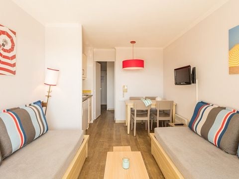 STUDIO 4 personnes - Studio - 1 alcôve - Terrasse ou balcon - climatisé