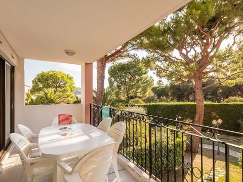 APPARTEMENT 6 personnes - - 1 chambre + 1 alcôve - Terrasse ou balcon - climatisation