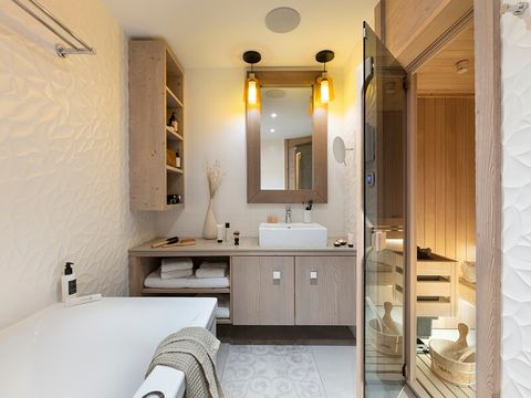 APPARTEMENT 8 personnes - (max 7 adultes) 3 chambres - sauna - baignoire balnéo