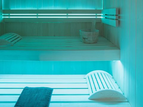 APPARTEMENT 8 personnes - (max 7 adultes) 3 chambres - sauna - baignoire balnéo