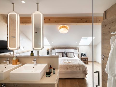 APPARTEMENT 8 personnes - (max 7 adultes) 3 chambres - sauna - baignoire balnéo