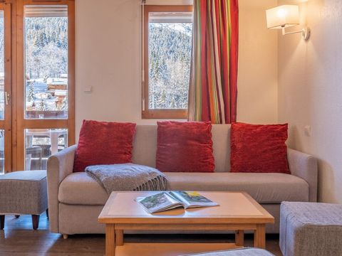 STUDIO 6 personnes - (max 4 adultes) - 1 coin nuit + 1 mezzanine - vue montagne