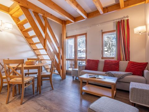 STUDIO 6 personnes - (max 4 adultes) - 1 coin nuit + 1 mezzanine - vue montagne