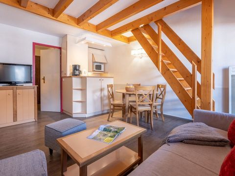 STUDIO 6 personnes - (max 4 adultes) - 1 coin nuit + 1 mezzanine - vue montagne