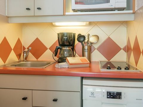 STUDIO 6 personnes - (max 4 adultes) - 1 coin nuit + 1 mezzanine - vue montagne