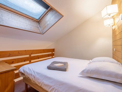 STUDIO 6 personnes - (max 4 adultes) - 1 coin nuit + 1 mezzanine - vue montagne