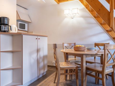 STUDIO 6 personnes - (max 4 adultes) - 1 coin nuit + 1 mezzanine - vue montagne