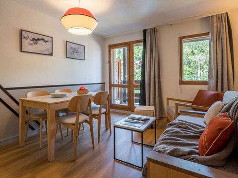 STUDIO 6 personnes - (max 4 adultes) - 1 coin nuit + 1 mezzanine - vue montagne