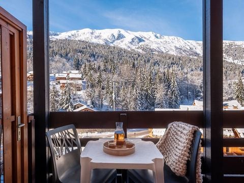 STUDIO 6 personnes - (max 4 adultes) - 1 coin nuit + 1 mezzanine - vue montagne