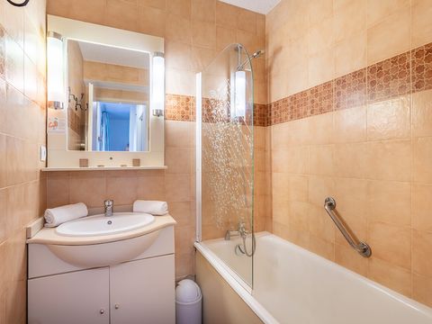 STUDIO 6 personnes - 1 coin nuit