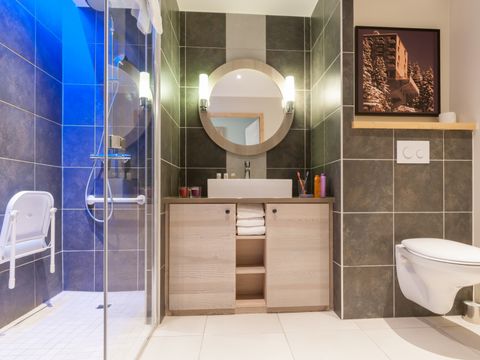 APPARTEMENT 8 personnes - 3 CHAMBRES - BALCON - VUE MONTAGNE