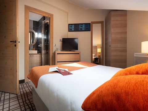 APPARTEMENT 6 personnes -  2 CHAMBRES - BALCON - VUE MONTAGNE - DIMANCHE