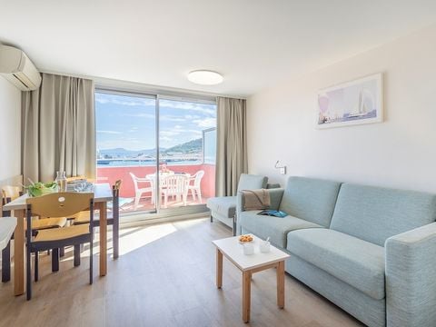 Studio 5 personnes - 1 coin - Nuit - Vue mer