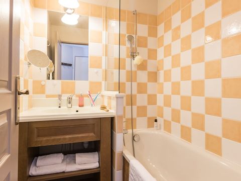 APPARTEMENT 4 personnes - 1 chambre - Vue sur la montagne