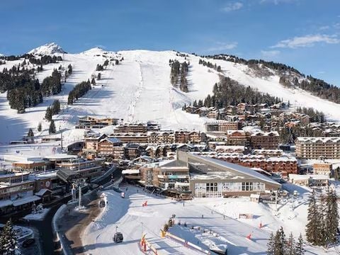 Pierre & Vacances Premium Résidence Les Chalets du Forum - Camping Savoie
