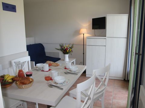 APPARTEMENT 6 personnes - G/221_2 PIECES CABINE 6 PERSONNES