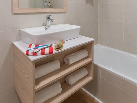 Chambre 3 personnes - Chambre d'hôtel standard C3