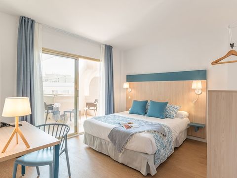 Chambre 3 personnes - Chambre d'hôtel standard C3