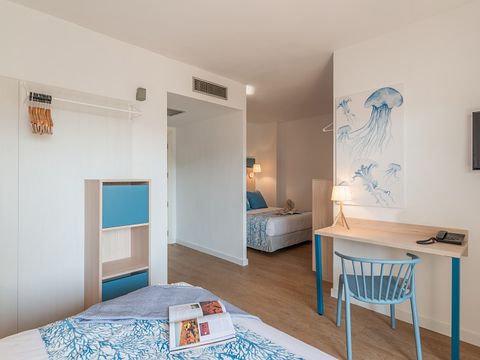 Chambre 3 personnes - Chambre d'hôtel standard C3