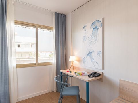 Chambre 4 personnes - Chambre d'hôtel Standard C4 3+1