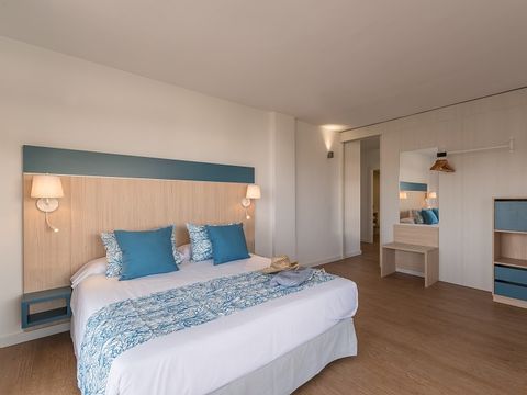 Chambre 4 personnes - Chambre d'hôtel Standard C4 3+1