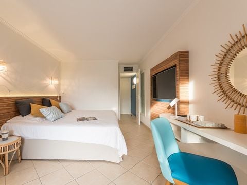 CHAMBRE 2 personnes - Chambre d'hôtel - Double - Terrasse ou balcon