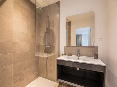 APPARTEMENT 6 personnes - 2 chambres - Climatisation - Terrasse