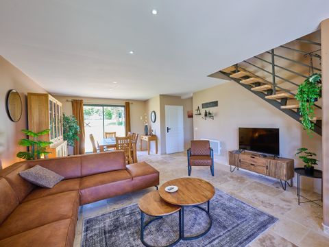 VILLA 8 personnes - Villa 6p. 2 bat. piscine supérieure