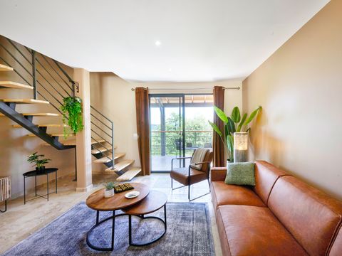 VILLA 8 personnes - Villa 6p. 2 bat. piscine supérieure