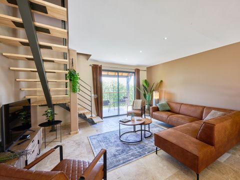VILLA 8 personnes - 2 salles de bain - piscine supérieure