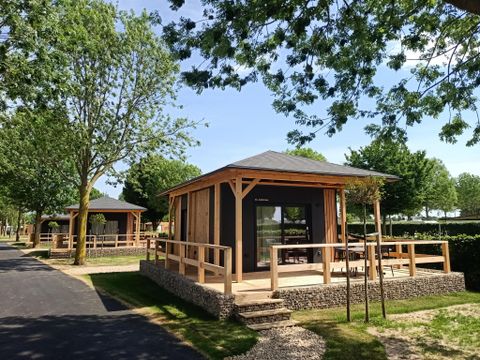 HÉBERGEMENT INSOLITE 2 personnes - Petite maison 2