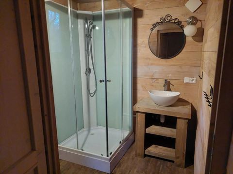 HÉBERGEMENT INSOLITE 6 personnes - Maison dans les arbres XXL Bain à remous