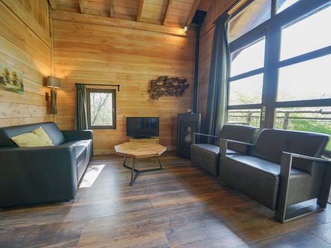 HÉBERGEMENT INSOLITE 6 personnes - Maison dans les arbres XXL Bain à remous