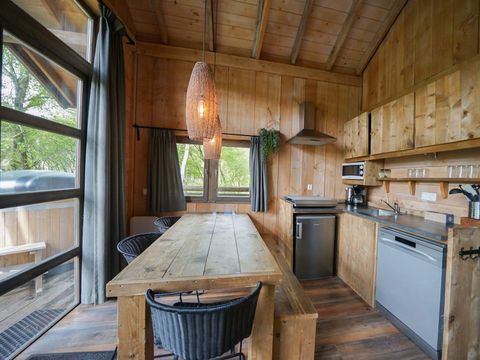 HÉBERGEMENT INSOLITE 6 personnes - Maison dans les arbres XXL Bain à remous