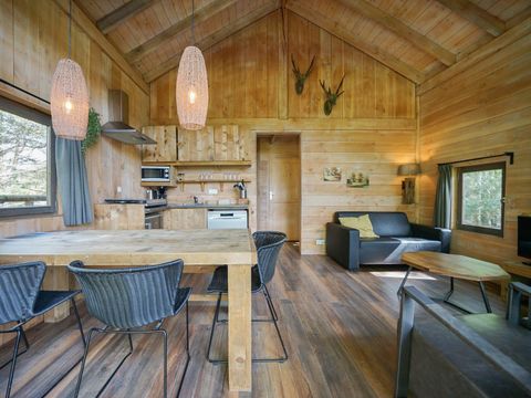 HÉBERGEMENT INSOLITE 6 personnes - Maison dans les arbres XXL Bain à remous