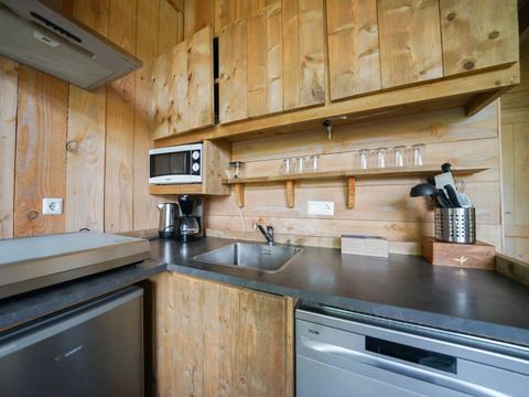 HÉBERGEMENT INSOLITE 6 personnes - Maison dans les arbres XXL Bain à remous