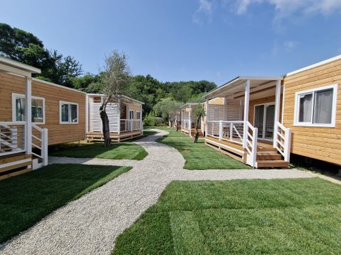 MOBILHOME 4 personnes - Charme