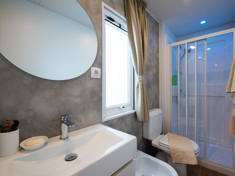 MOBILHOME 4 personnes - Charme