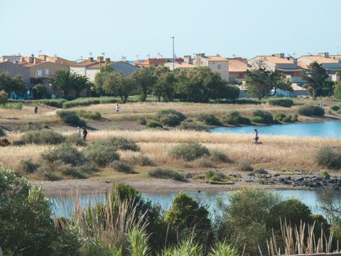 SOWELL RESIDENCES Les Lauriers Roses - Camping Hérault - Image N°7