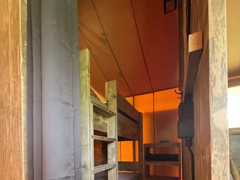 HÉBERGEMENT INSOLITE 4 personnes - Tente Safari Lodge (21 m2 - 2 ch.)