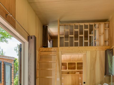 Hébergement 4 personnes - Tiny House 2 chambres + Slow Box avec vue sur la rivière 4 pers.